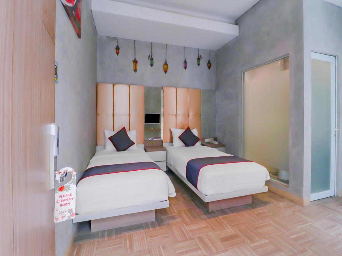 Super Oyo Collection O 31 The Batik Bed And Coffee Bandung Hotel Kültér fotó